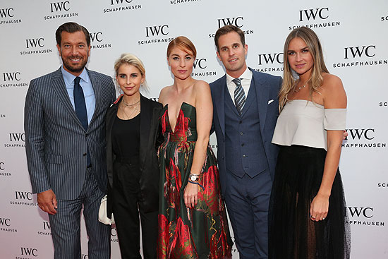 Henrik Ekdahl, Managing Director IWC Northern Europe, die Mode Bloggerinnen Caro Daur und Lisa Banholzer, CEO IWC Schaffhausen Christoph Grainger-Herr und Mode Bloggerin Nina Suess   ©Foto: Gisela Schober/ Getty Images für IWC